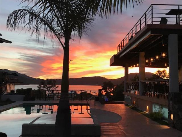 Hotel Puesta Del Sol Valle de Bravo Exterior photo